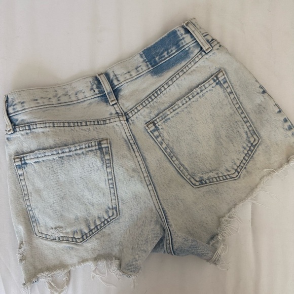Abercrombie & Fitch Light Wash Jean Shorts - Picture 3 of 5